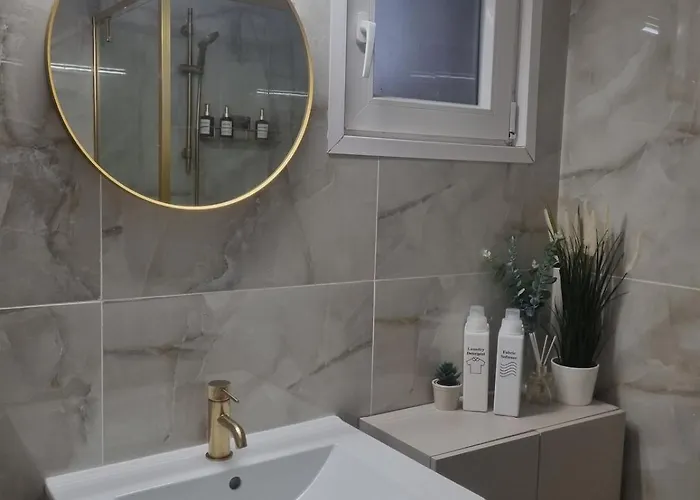 The Wooden Line Near Piata Victoriei Netflix And Workspace * Bucureşti