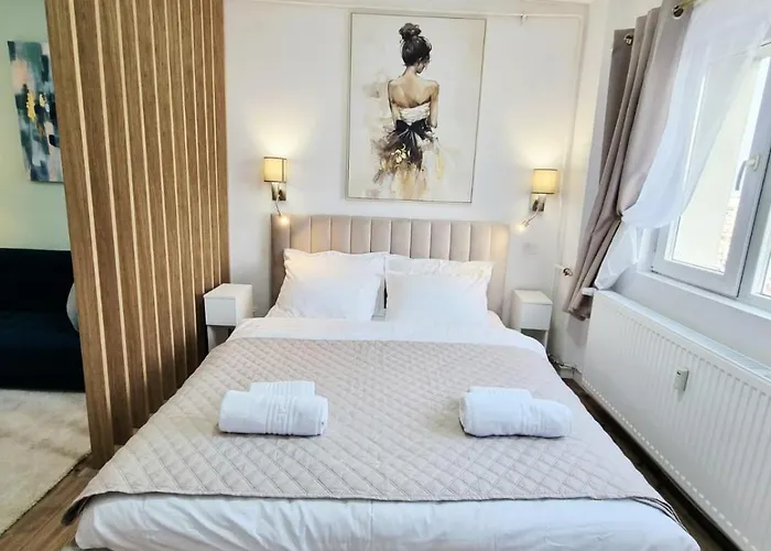 Apartament The Wooden Line Near Piata Victoriei Netflix And Workspace