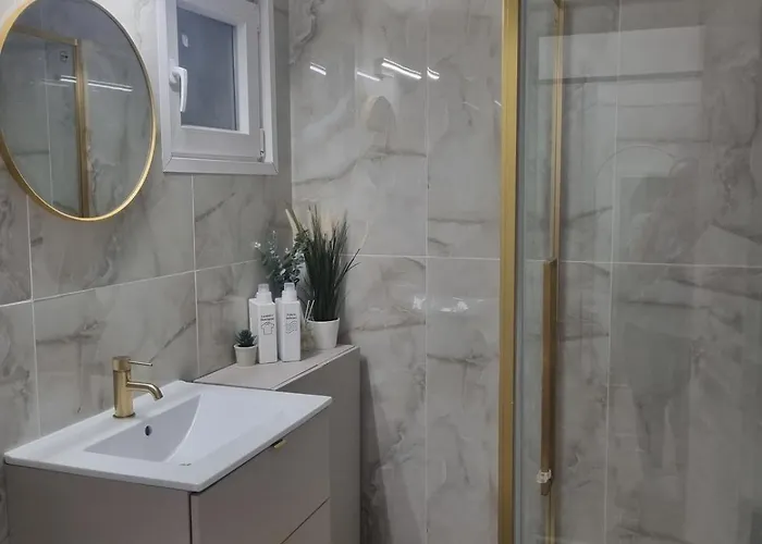 The Wooden Line Near Piata Victoriei Netflix And Workspace Bucureşti