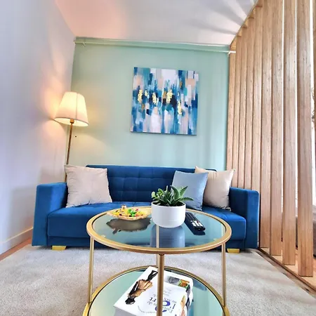 The Wooden Line - Modern Retreat Near Victoriei