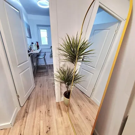 Apartment The Wooden Line - Modern Retreat Near Victoriei