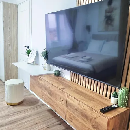 Appartamento The Wooden Line - Modern Retreat Near Victoriei *