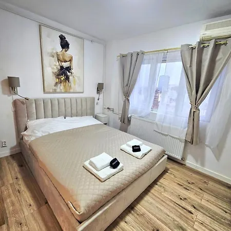 The Wooden Line - Modern Retreat Near Victoriei Apartment Bukarest