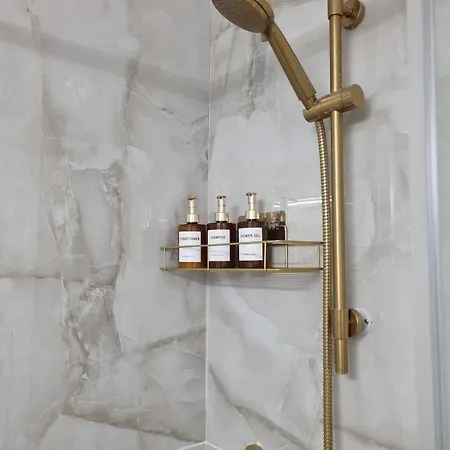 The Wooden Line Near Piata Victoriei Netflix And Workspace