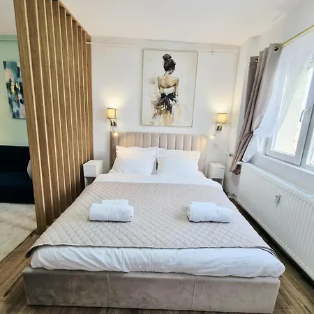 Appartamento The Wooden Line - Modern Retreat Near Victoriei