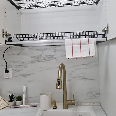 Apartment The Wooden Line - Modern Retreat Near Victoriei *