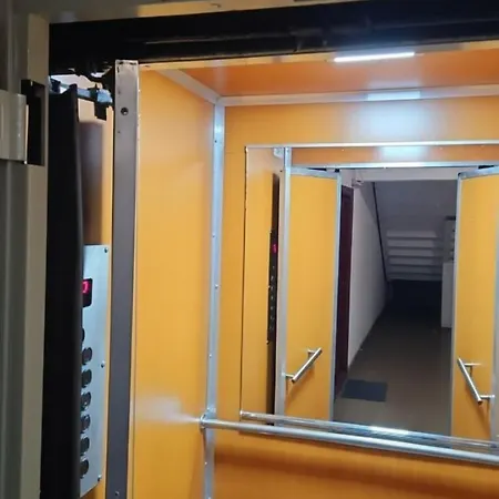 The Wooden Line - Modern Retreat Near Victoriei Apartment