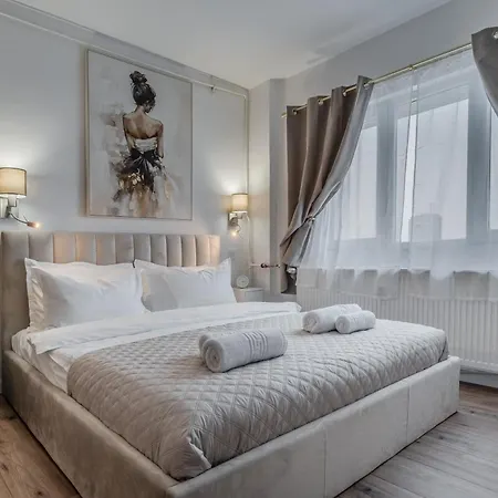 The Wooden Line Near Piata Victoriei Netflix And Workspace Διαμέρισμα Βουκουρέστι