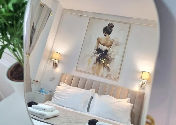 The Wooden Line Near Piata Victoriei Netflix And Workspace