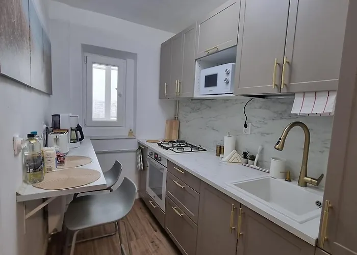 The Wooden Line Near Piata Victoriei Netflix And Workspace Διαμέρισμα *