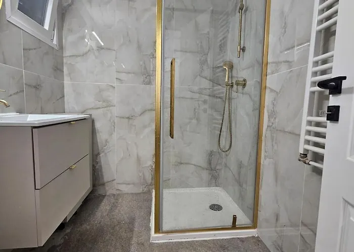 The Wooden Line Near Piata Victoriei Netflix And Workspace