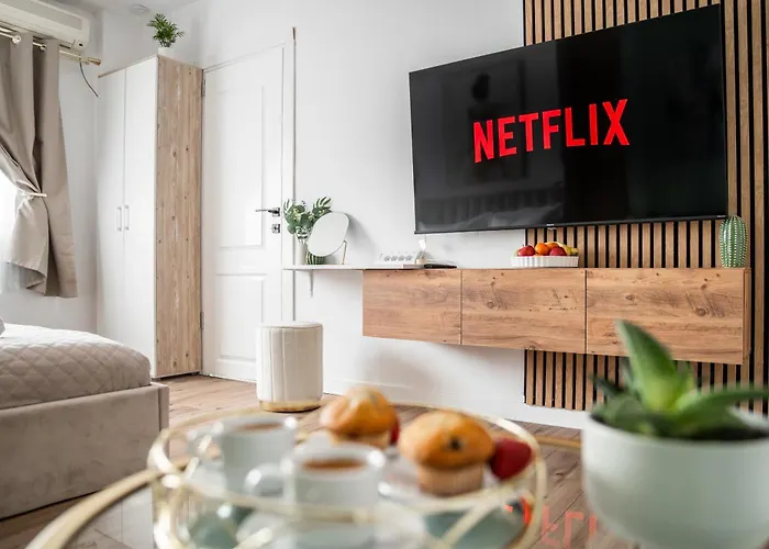 Διαμέρισμα The Wooden Line Near Piata Victoriei Netflix And Workspace Βουκουρέστι