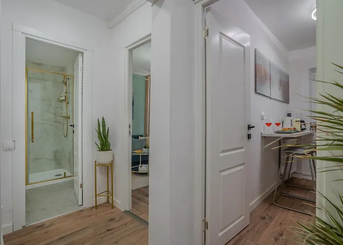 The Wooden Line Near Piata Victoriei Netflix And Workspace * Βουκουρέστι