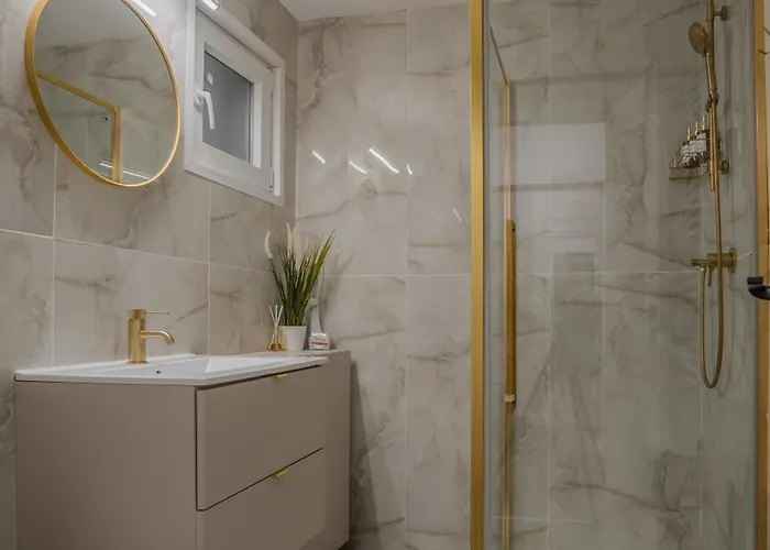 The Wooden Line Near Piata Victoriei Netflix And Workspace * Βουκουρέστι