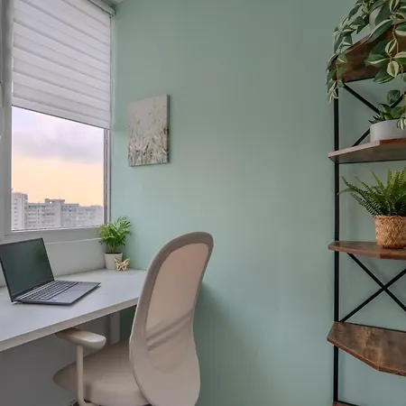 The Wooden Line Near Piata Victoriei Netflix And Workspace Apartment